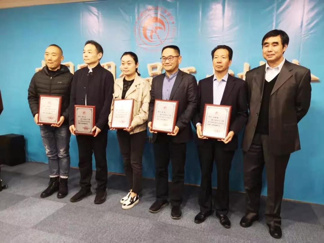思乐得总经理张斌荣获“新中国成立70周年日用杂品行业突出贡献人物”荣誉称号