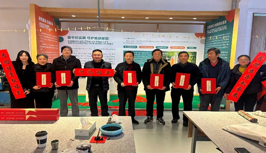 资讯|笔毫吟马岁德艺润童心——浦东作协携手思乐得“家+书屋”春联传承雅集侧记